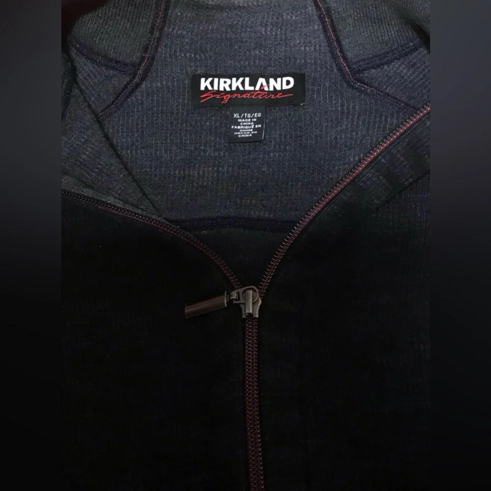 Kirkland Signature Zip Up XL Sweater - Cozy & Unique with Snagged Style!